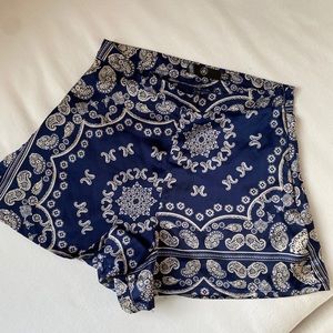 Paisley print flowy shorts